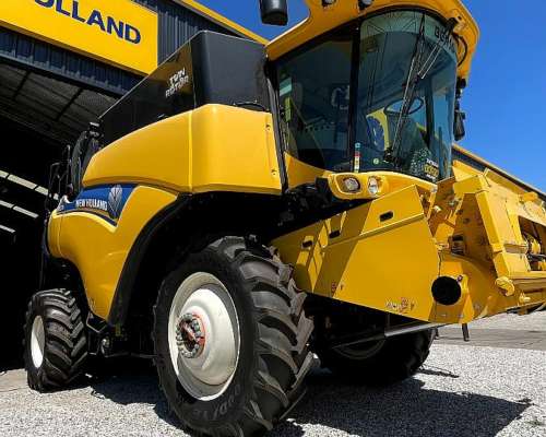 Cosechadora New Holland CR6.80 - 310 HP - Nueva