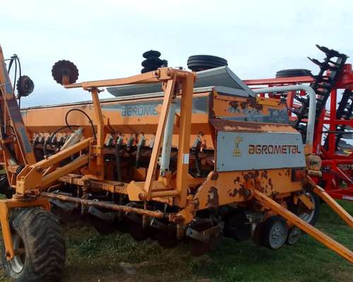 Sembradora Agrometal 13 a 52.
