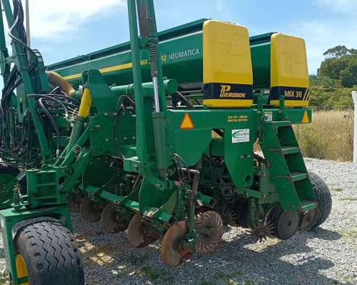 Sembradora Pierobon MIX 3b 10 Surcos Neumatica