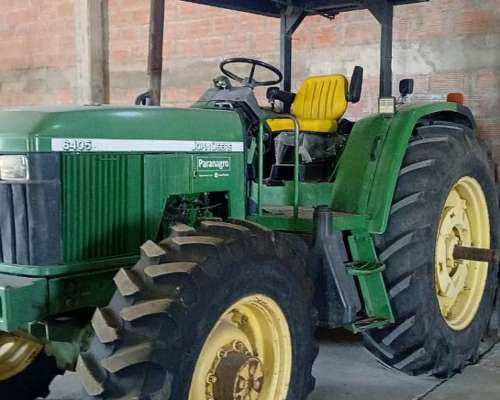 Tractor John Deere 6405, año 2004, 106 HP, Doble Tracción