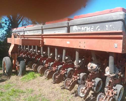 Sembradora Apacheta de 16 Surcos a 52