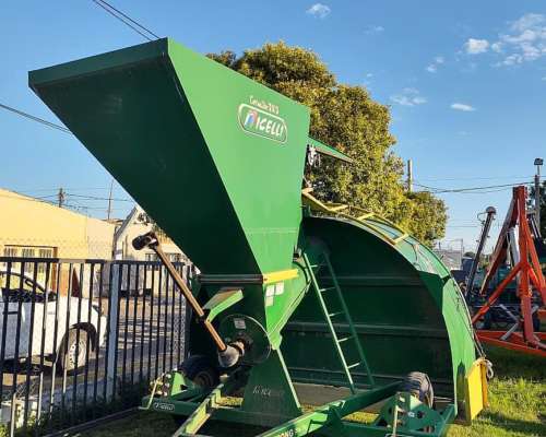 Embolsadora Micelli de 9 Pies en muy Buen Estado