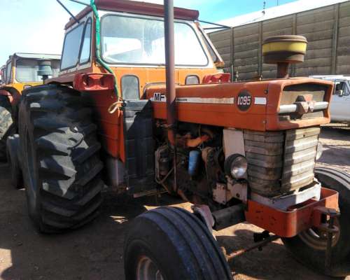 Tractor Massey Ferguson 1095, Cubiertas 24/5/32