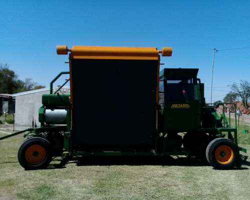 Embolsadora Forrajera 9/10 Pies Motor 260hp y Cabina Metabel