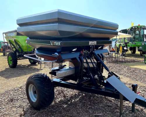 Fertilizadora Bernardin Vortex 3000 Litros 36 Metros