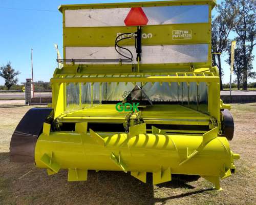 Desparramador de Estiercol M 12 Mts con Pateadores. Secman