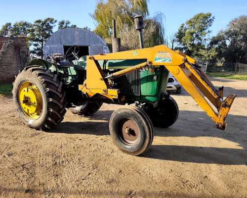 John Deere 3420. con Pala el Ceibo.