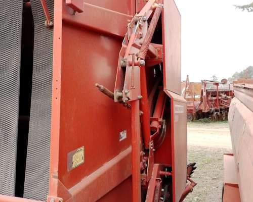 Rotoenfardadora Mainero Mod 5880 con Monitor MRE 1000