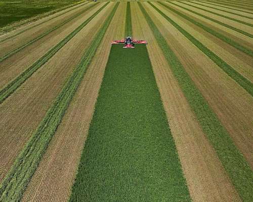 Segadora Acondicionadora con Agrupador Kuhn 13.40 Mts