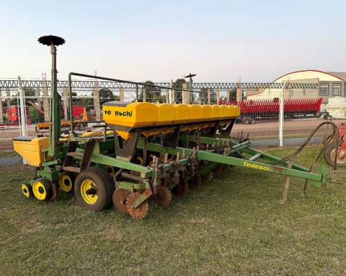 Sembradora Tedeschi 9 a 52 cm