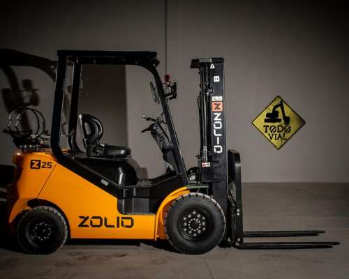 Autoelevador 2.500kg Nafta/gas Nissan K25 Permutas Todo Vial