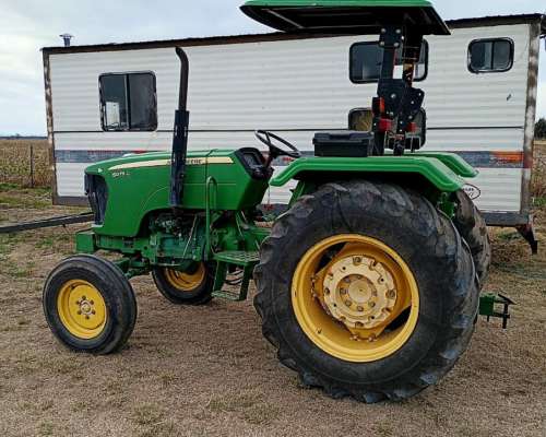 Tractor JD5075 - año 2014