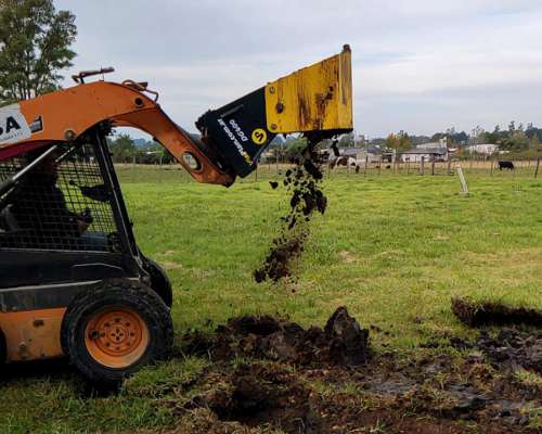 Cucharón Zanjeador - Implemento para Minicargadora