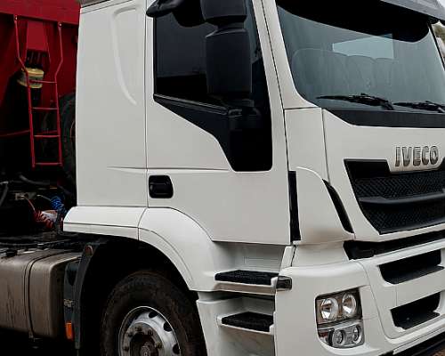 Iveco Hi-road 440 6X2 año 2021 con 213.000 km Batea Ombu