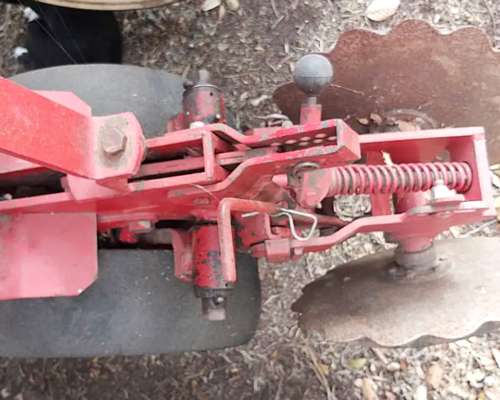 Sembradora Giorgi Usada de 16 a 52 Neumatica Cardanica