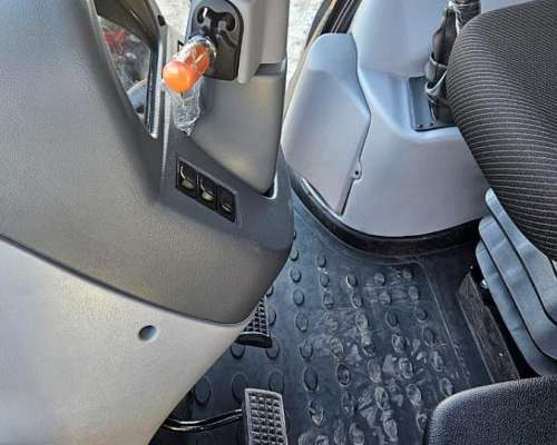 Valtra BH 194 HI Tech Semipowershift con Piloto - Disponible