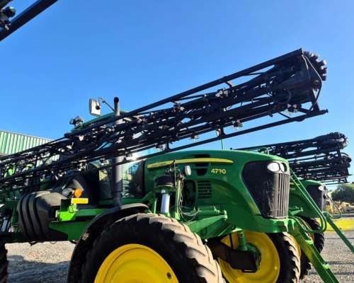 Pulverizadora John Deere 4730 año 2011