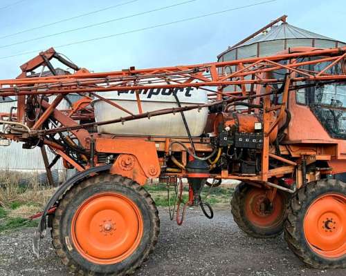 Pulverizadora Jactor Uniport 2000 - 29m - 7.200 Hs - 4 Corte