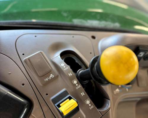 Tractor John Deere 6115 RC