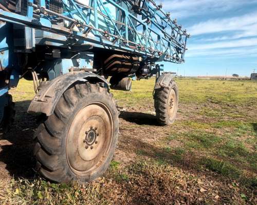 Fumigadora Autopropulsada Montana 2750 Lts.