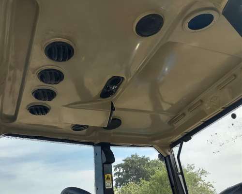 Tractor New Holland TM150 año 2005 en Perfecto Estado