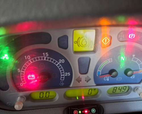 Tractor NH T7.215, 8800 HS, Mod 2015, Duales, Piloto Trimble