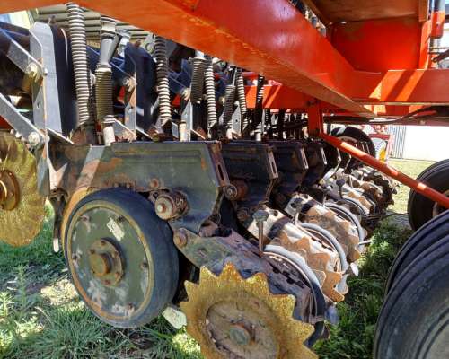 Sembradora Metar 4.200 de 19 Lineas a 19cm y 19 a 42cm y ALF
