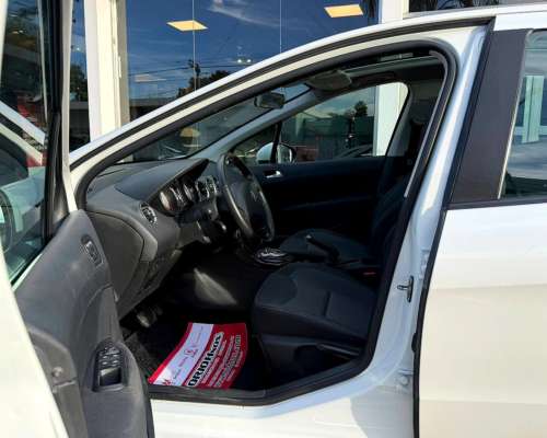 Peugeot 308 Allure Pack NAF THP Tiptronic 2018 con 43.000km