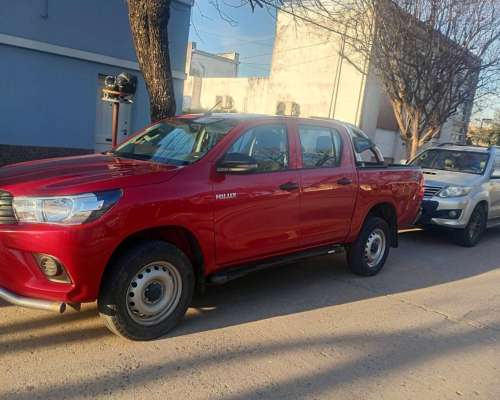 Vendo Toyota Hilux D/C 4X4 año 2022