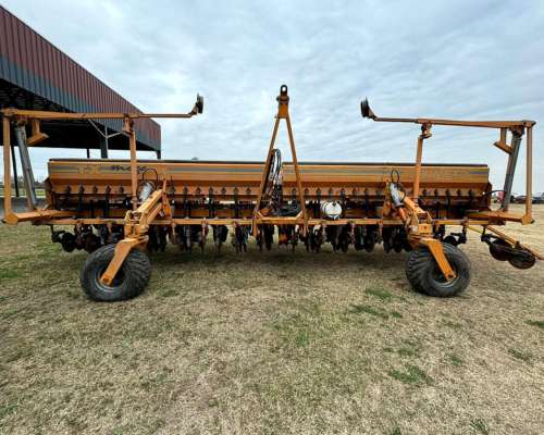 Sembradora Agrometal TX Mega año 2004 - 16 a 52