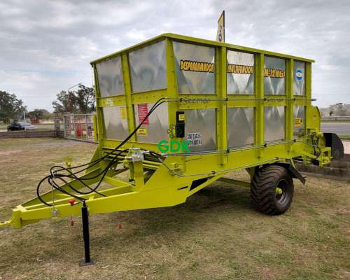 Desparramador de Estiercol M 12 Mts con Pateadores. Secman