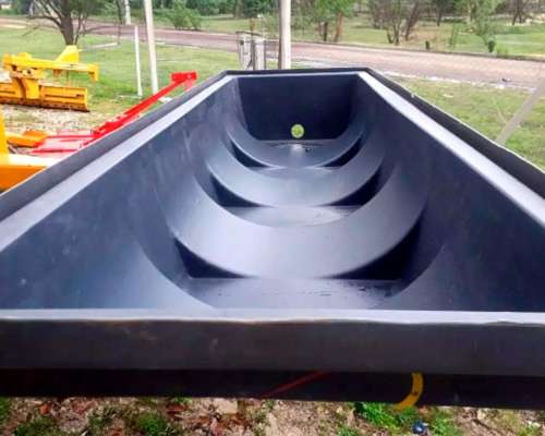 Comedero/bebedero Rectangular 900 Lts –polietileno Reforzado