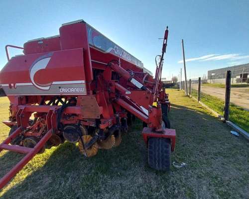 Sembradora Crucianelli Pionera 2012