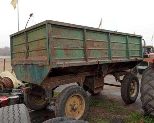 Tolva 5/6 TON con Chimango