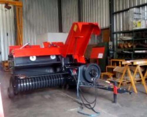Enfardadora Yomel Tigra 3747