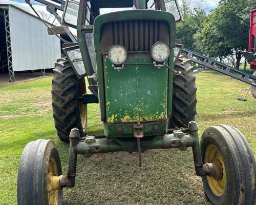 John Deere 2420 con Cabina