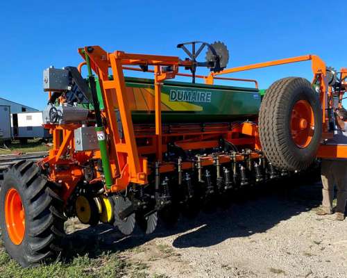 Sembradora Dumaire 710 .