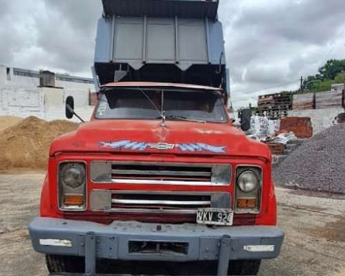 Camión Chevrolet C60 – 1969 – Volcador y Porta Palet