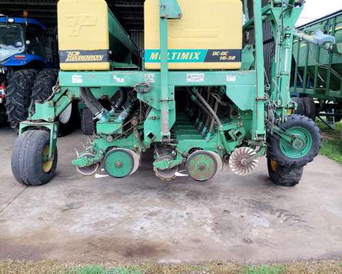 Sembradora Pierobon Multiplanter de 32a21 o 16 a 42
