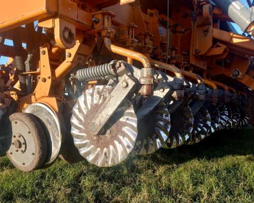 Sembradora Agrometal 2012 de 31 a 21 Alfalfero- Control Agro