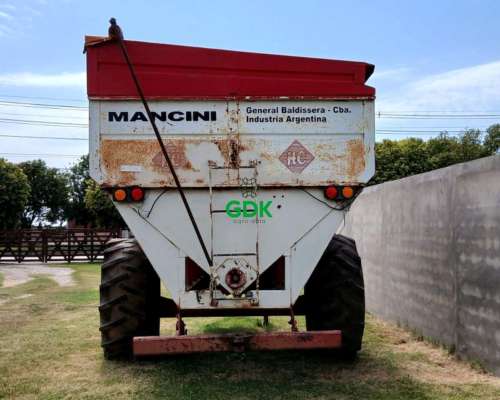 Tolva Autodescargable 14 TN C/ Sobre Baranda 16. Mancini.
