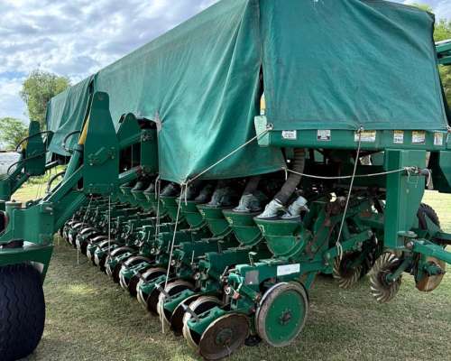 Sembradora Pierobon de 17 Surcos a 40 cm