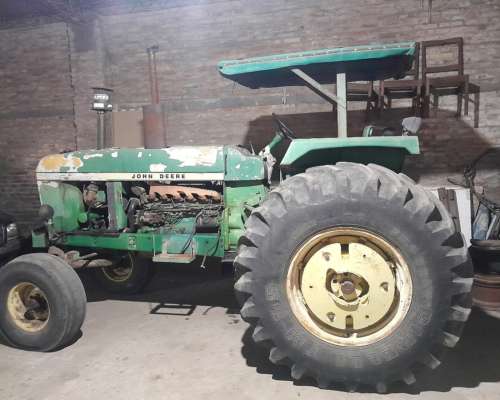 Tractor John Deere 4530