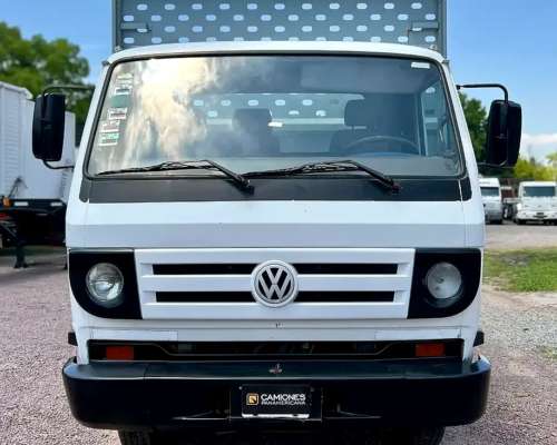 Camion Volkswagen Delivery 8.150 año 2011 con Carroc. Playa