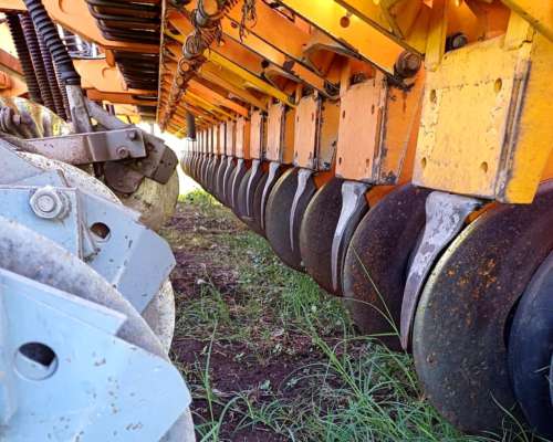 Sembradora Agrometal TX Mega 2012 - 24 a 35 Neumatica