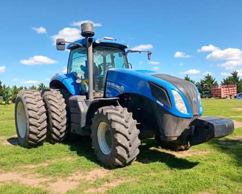 Tractor New Holland T8 355, año 2012