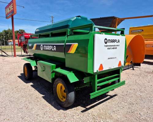 Acoplado Tanque Marpla de 3000/900 Lts con Baulera