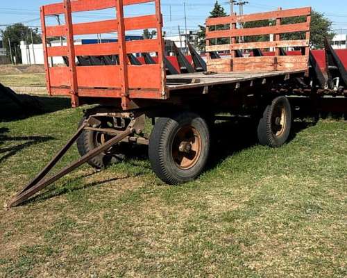 Acoplado Plato de Madera 4 X 2,10 Mts LLANTAS22,5
