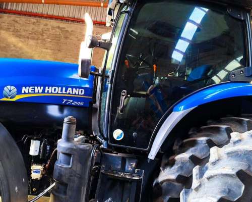 Tractor New Holland T7. 245 Dual 7.000 HS, Piloto - 2017