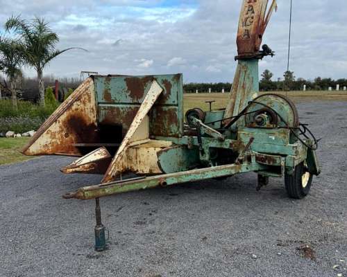 Picadora de Forrajes Fraga con Cabezal Maicero de 2 Surcos